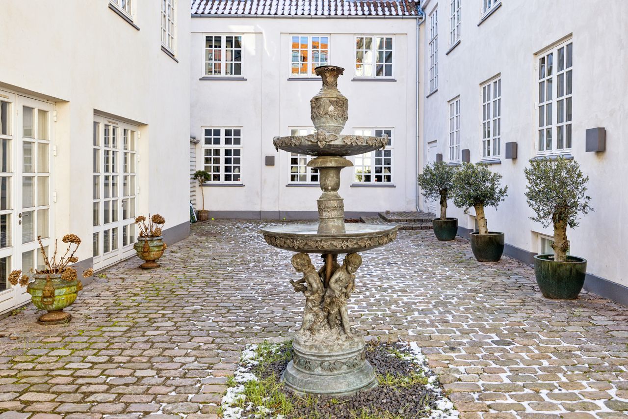 image 03